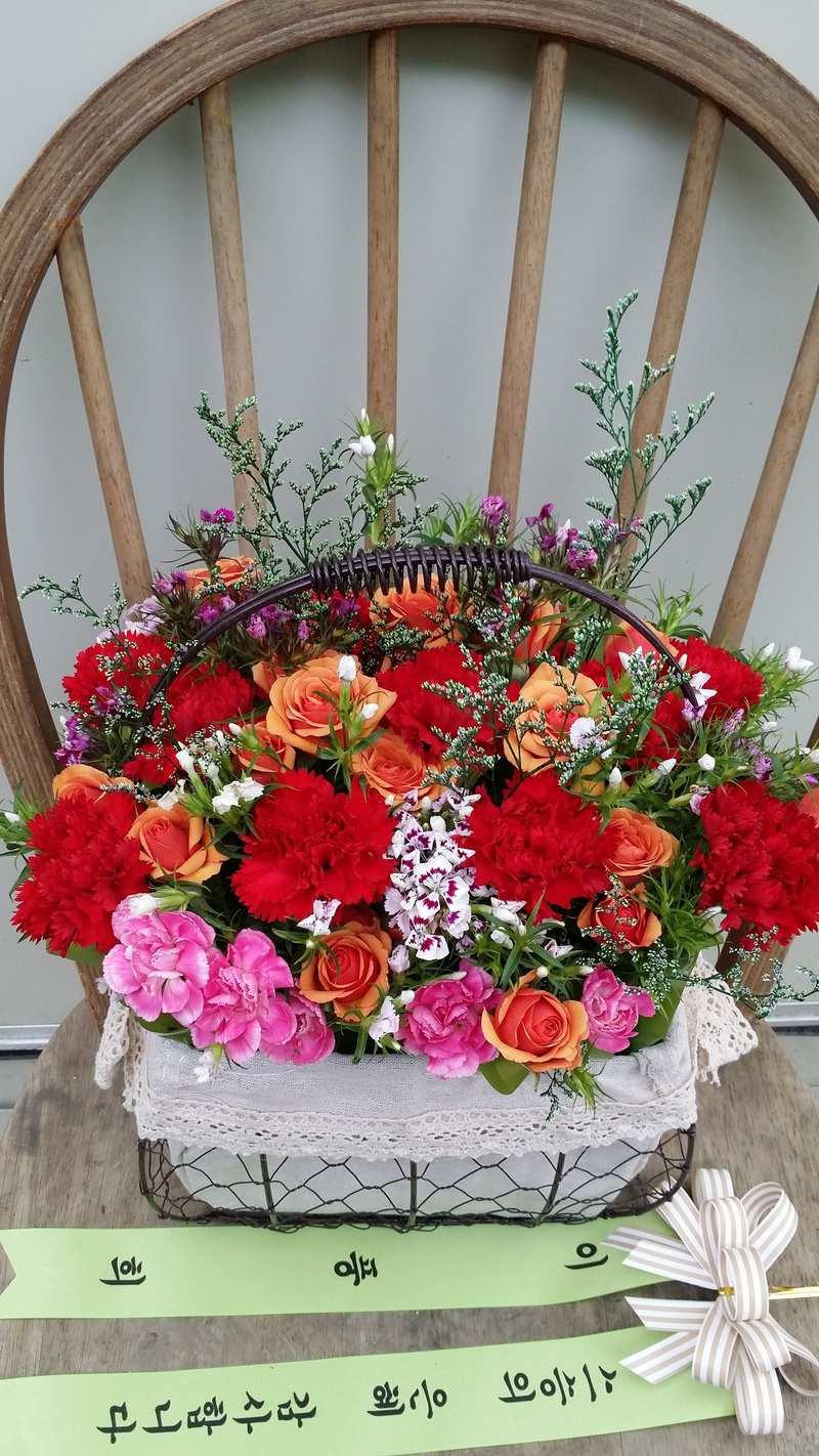 예도화환 광양 지역 장례식장 빈소 앞에 설치된 3단 근조화환 사진